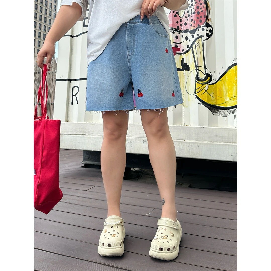 浮岛樱桃/甜美减龄刺绣牛仔短裤 15021花契大码200斤胖mm宽松减龄