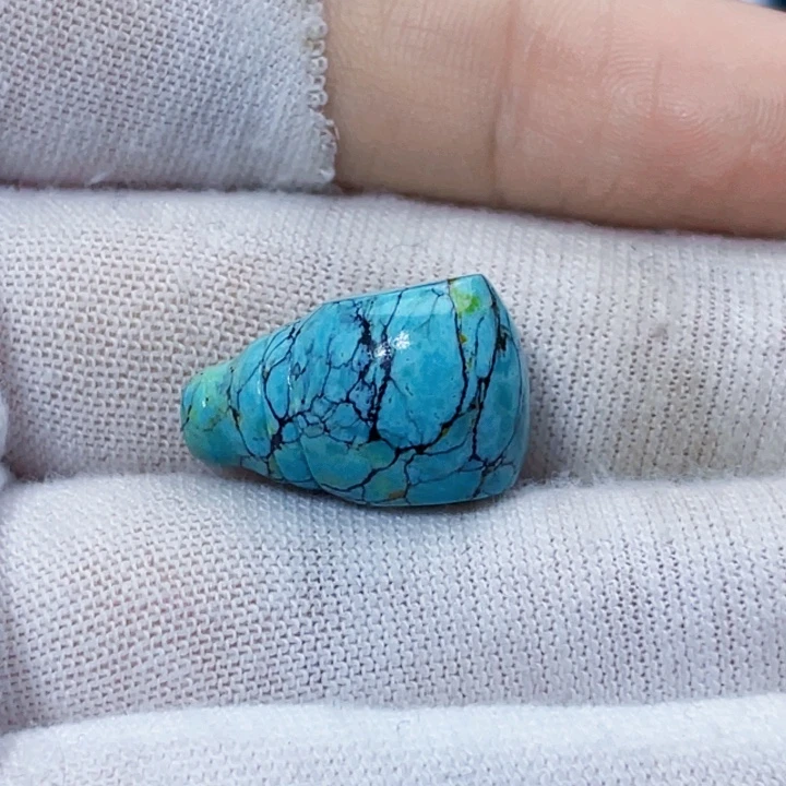 绿松石未镶嵌饰品