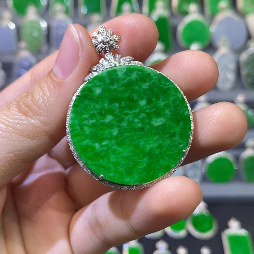 翡翠吊坠(不含链)18K金镶嵌一**安