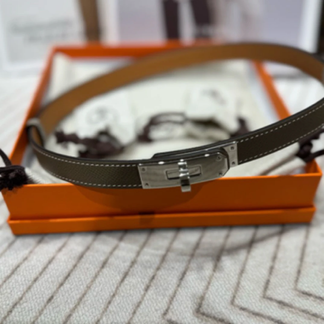 未使用 Hermes/爱马仕 p/爱马仕kelly扣腰带 大象灰银 全套