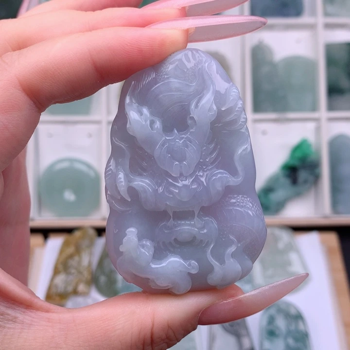翡翠未镶嵌颈饰龙牌