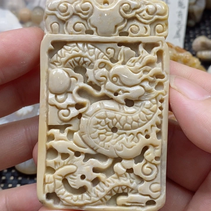 硅化珊瑚(珊瑚玉)颈饰未镶嵌