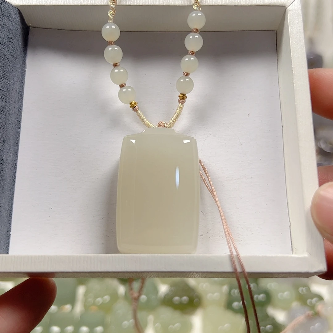 颈饰未镶嵌和田玉