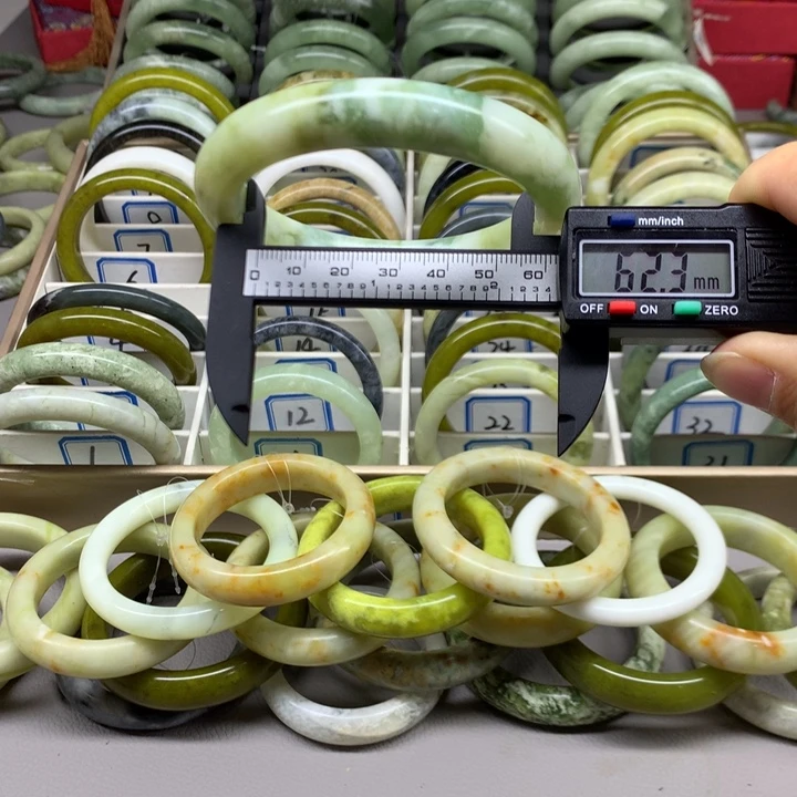 未镶嵌蛇纹石玉手镯5