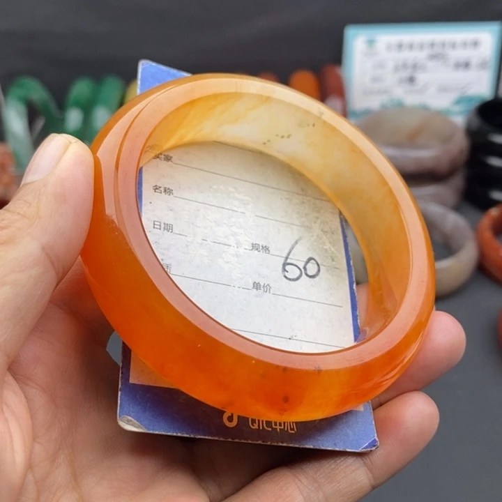 未镶嵌手镯石英质玉