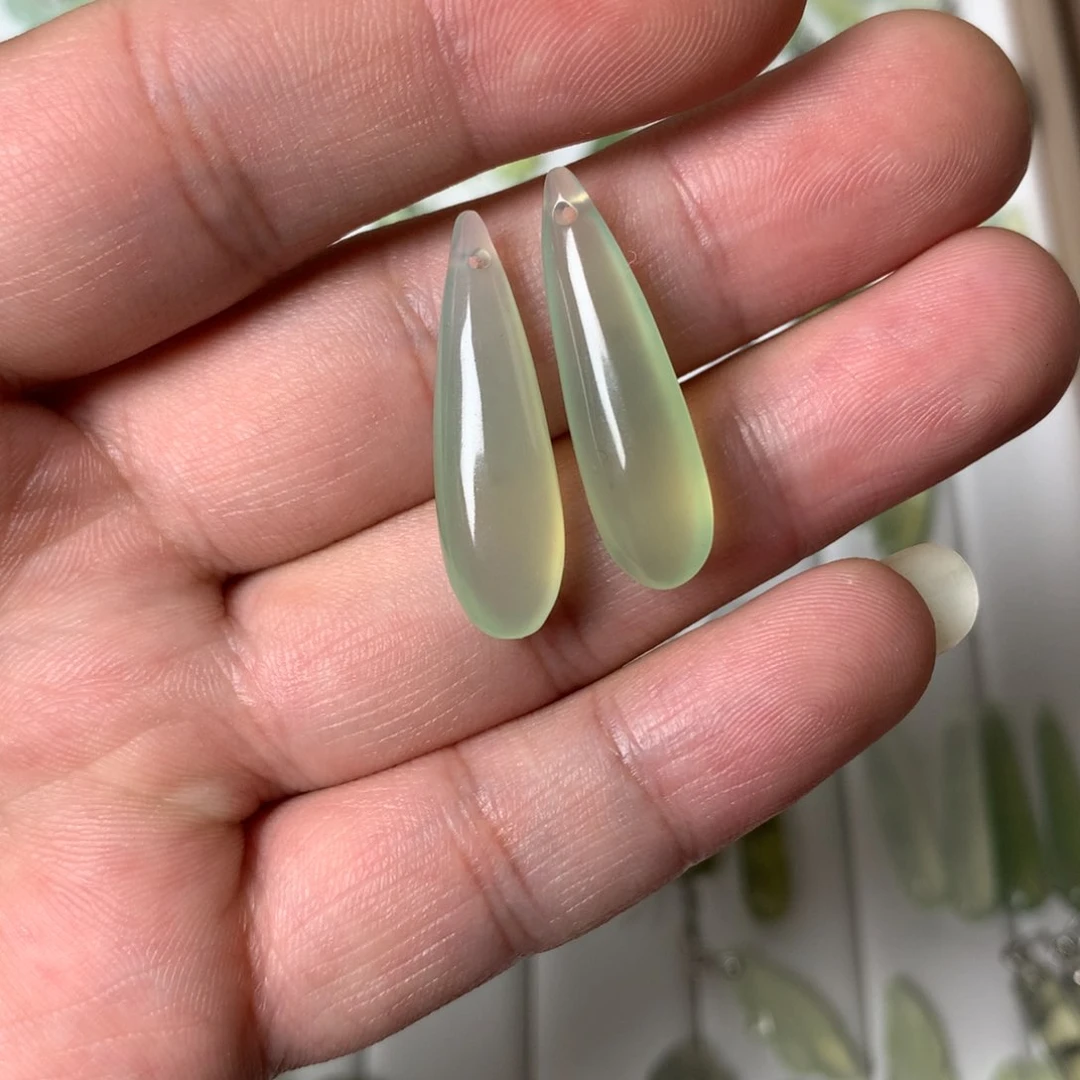 蛇纹石玉耳环未镶嵌1*