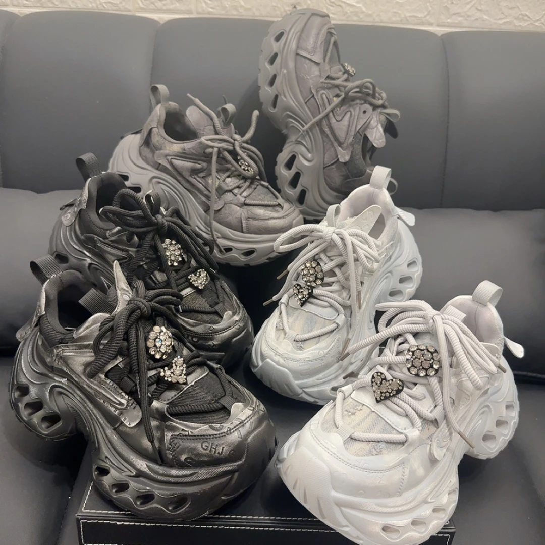 欧货重工水钻洞洞底老爹鞋女2025新款复古做旧厚底松糕休闲运动鞋