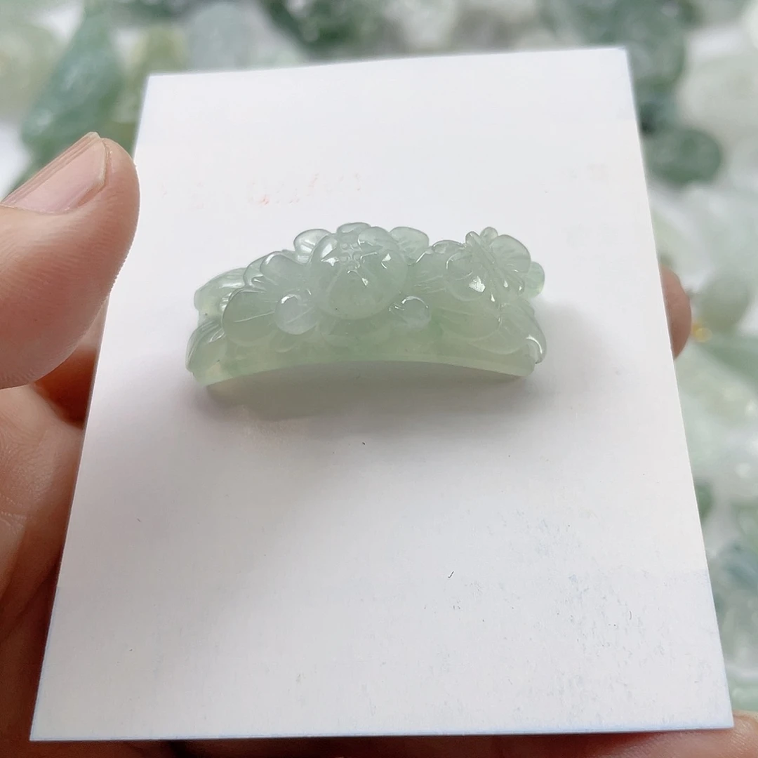 翡翠颈饰未镶嵌小***蓝花