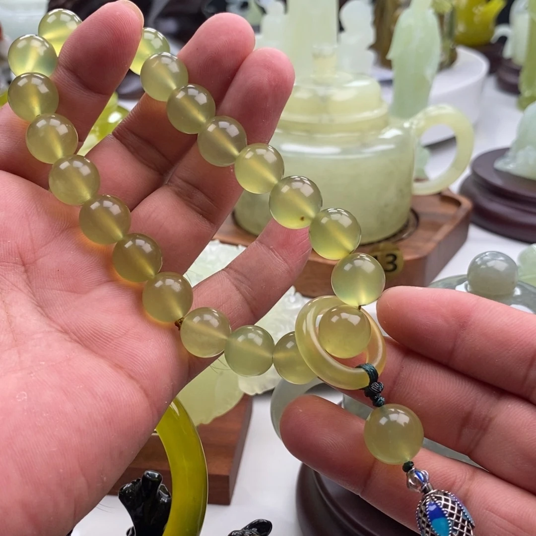 岫玉未镶嵌四大名玉手持