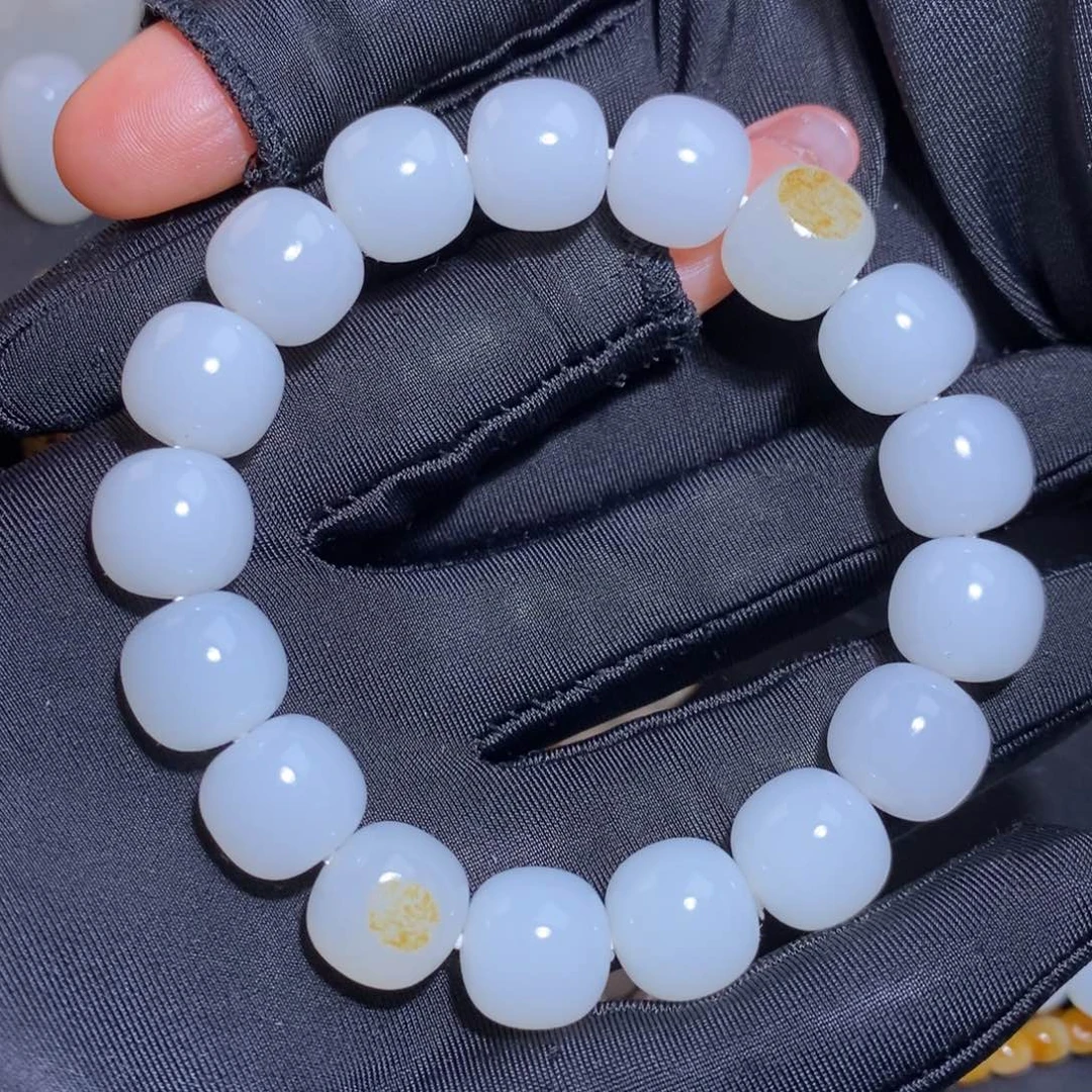 和田玉未镶嵌套链乒**乓