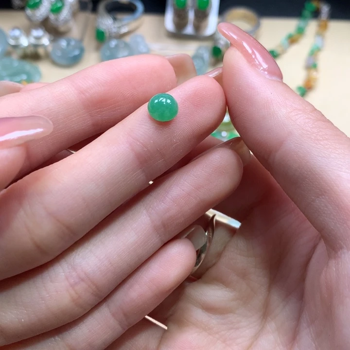 翡翠未镶嵌颈饰蛋面