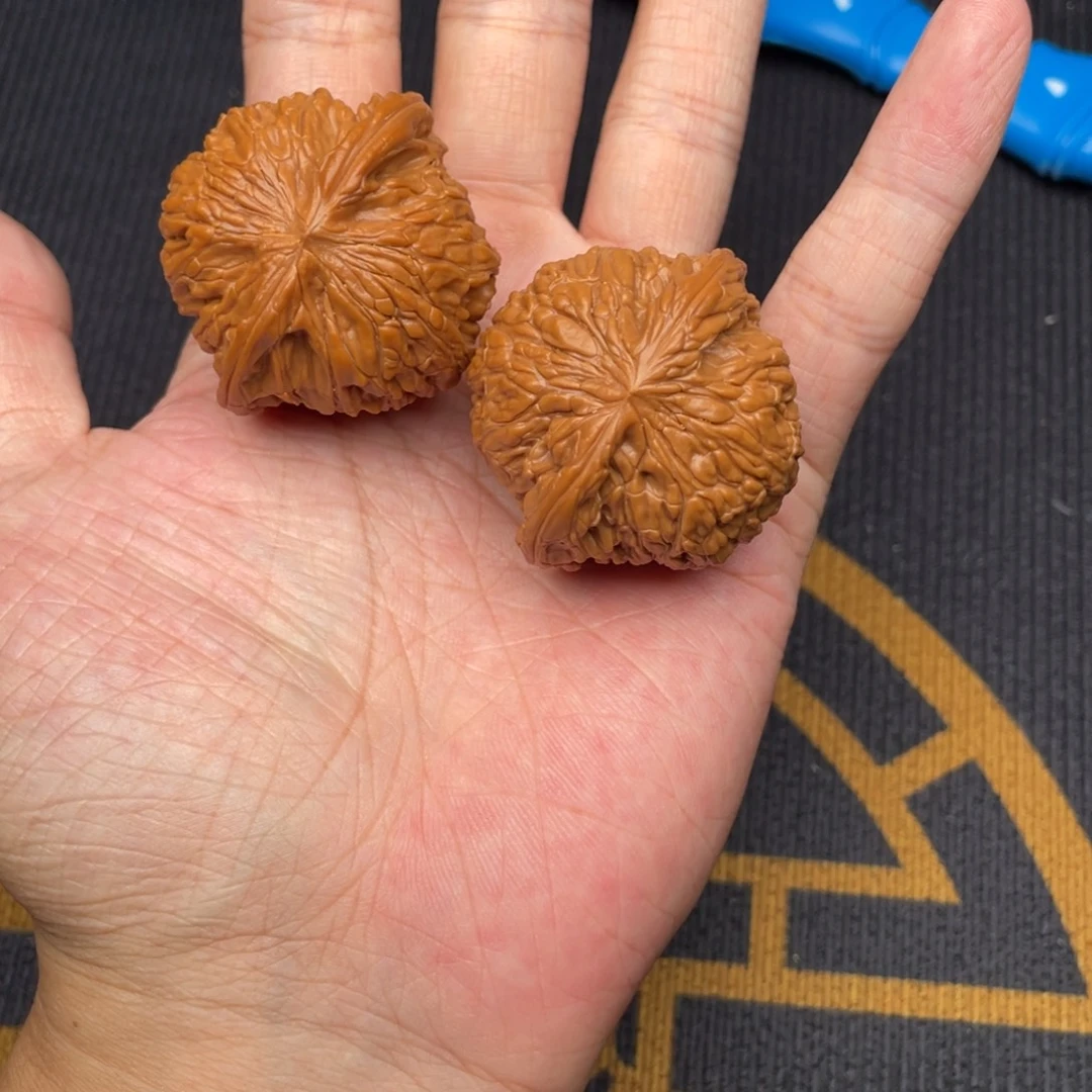 一***冰吊坠文玩核桃山地磨盘