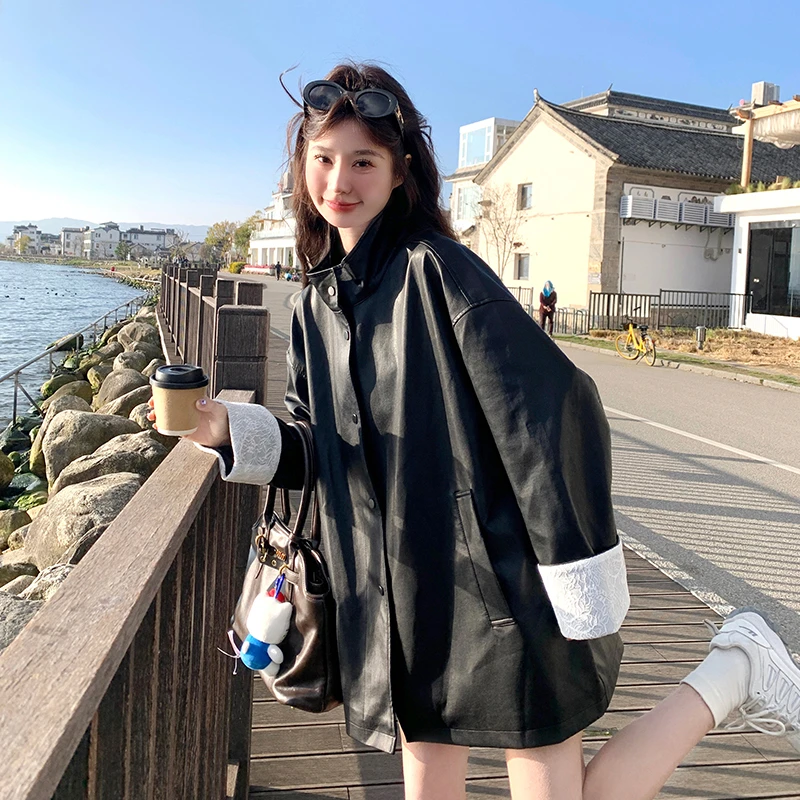 时尚高级感百搭休闲上衣女秋季新款蕾丝袖口立领中长黑皮衣外套