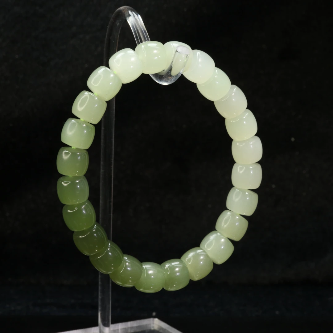 37和田玉渐变色手串/400142保利厦门拍卖