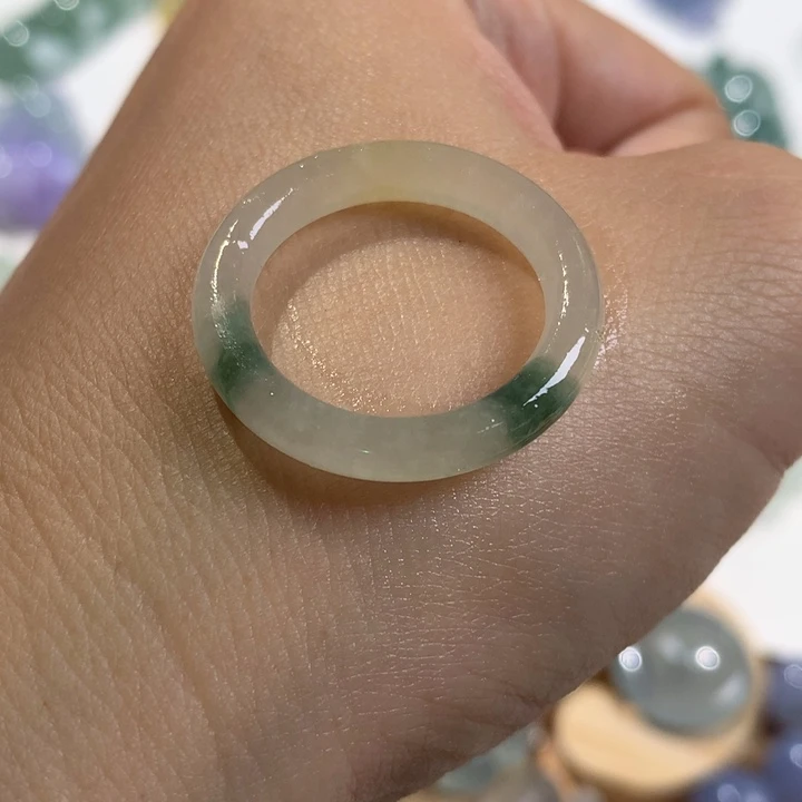 定制翡翠未镶嵌18戒圈