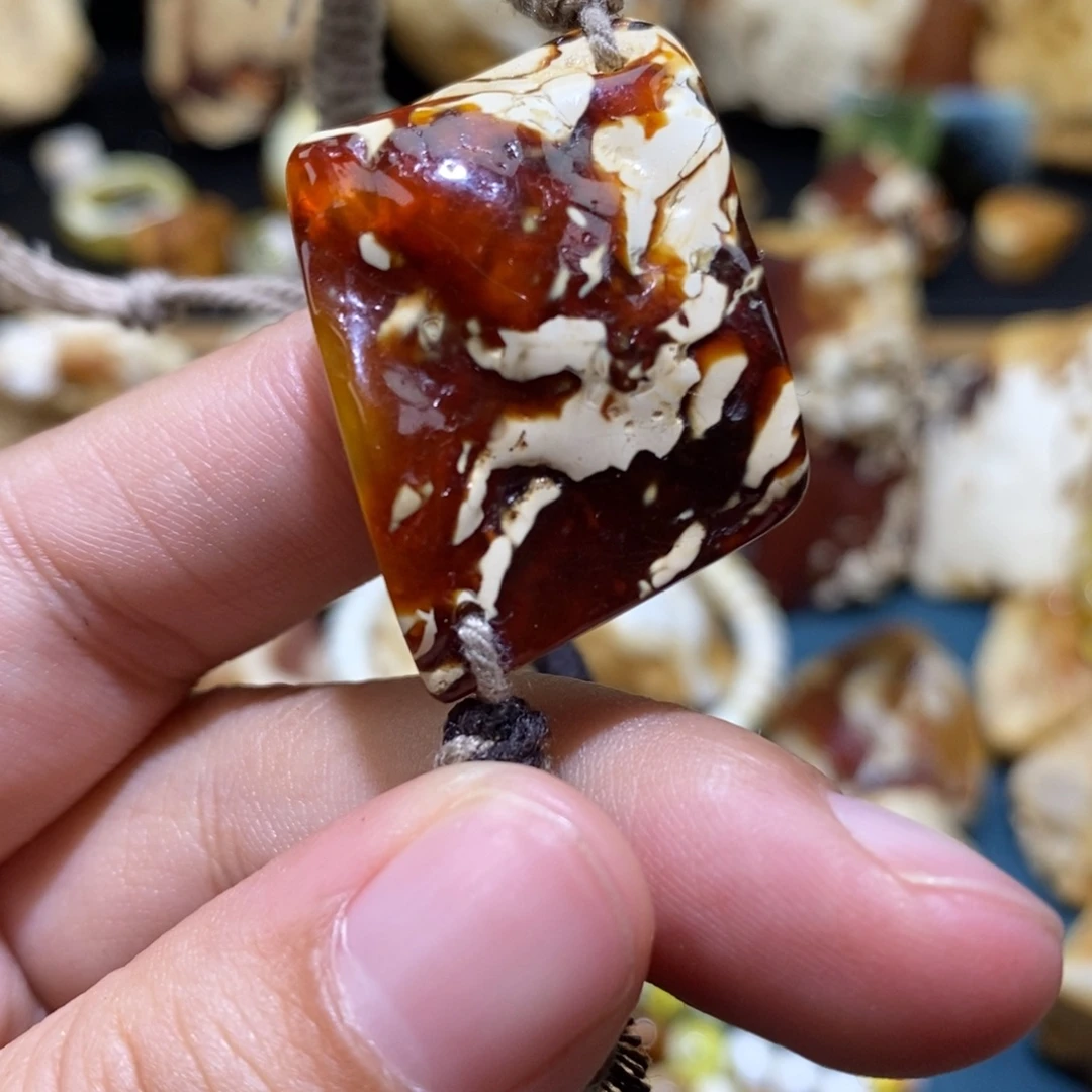 定制琥珀未镶嵌手牌