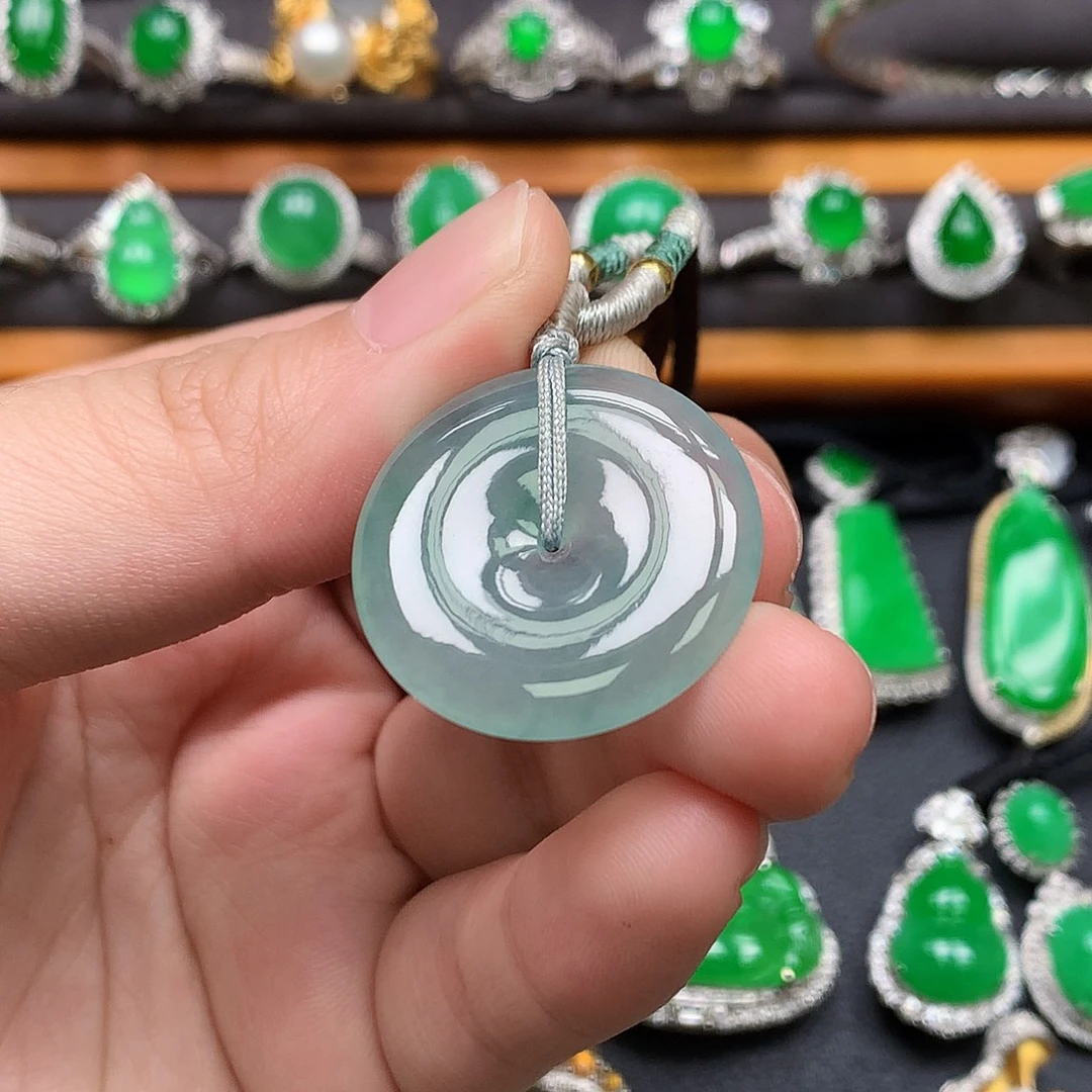 翡翠未镶嵌颈饰扣子