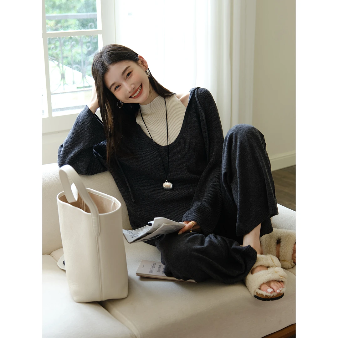 且可ChillCozy 优可丝 休闲LOOK穿搭 羊毛混纺针三件套