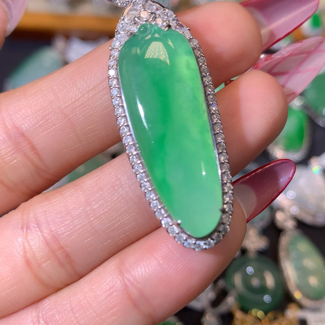 翡翠吊坠(不含链)18K金镶嵌