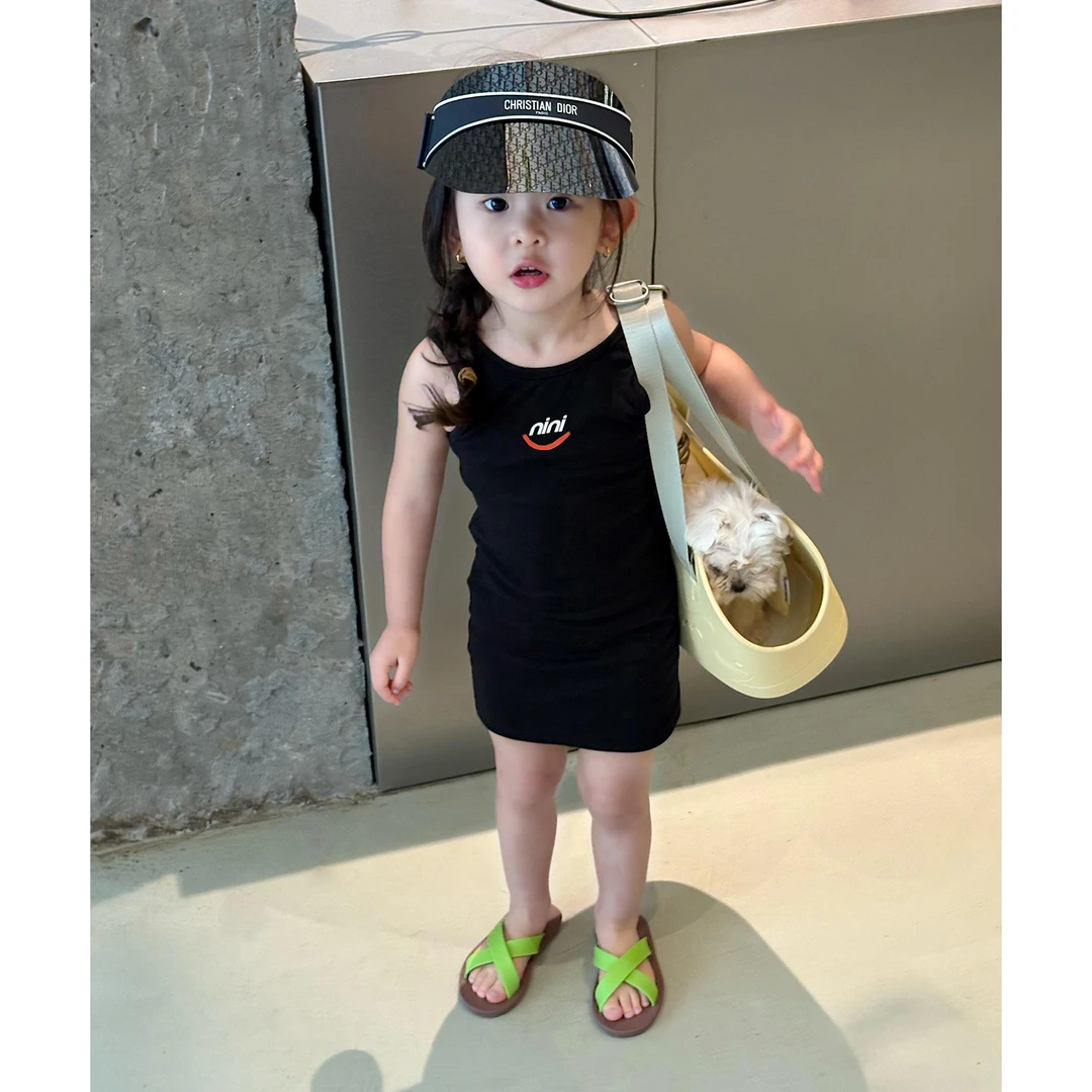 壹妈韩版女童夏装连衣裙儿童洋气小女孩休闲时髦无袖黑色印花裙子