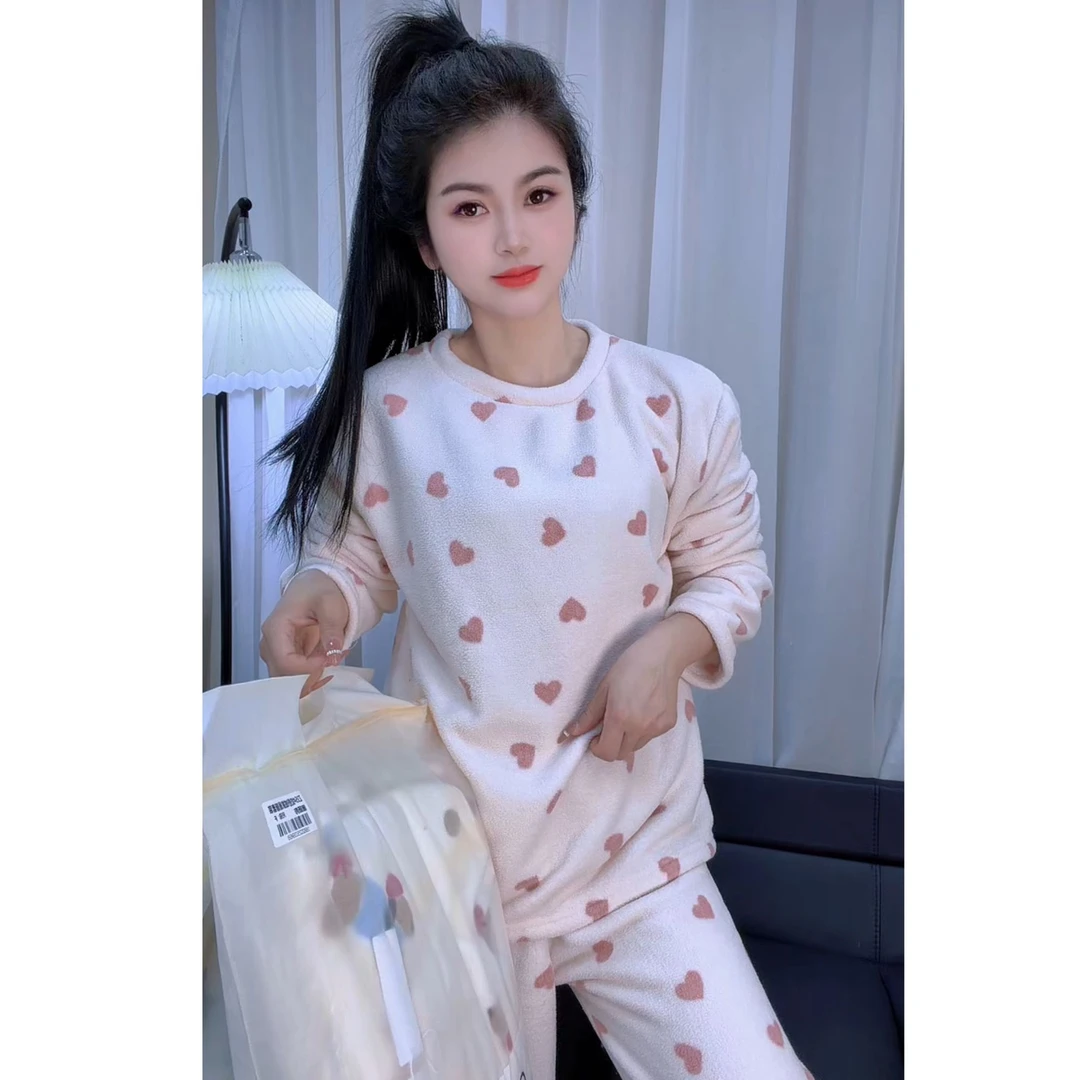 2564李小姐家卡通冬款绒套装