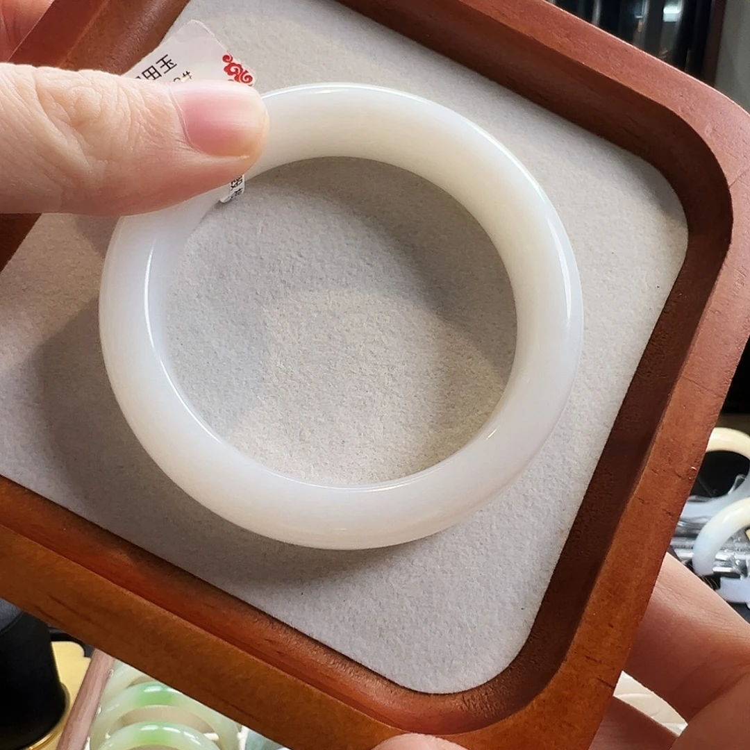 和田玉未镶嵌手镯53