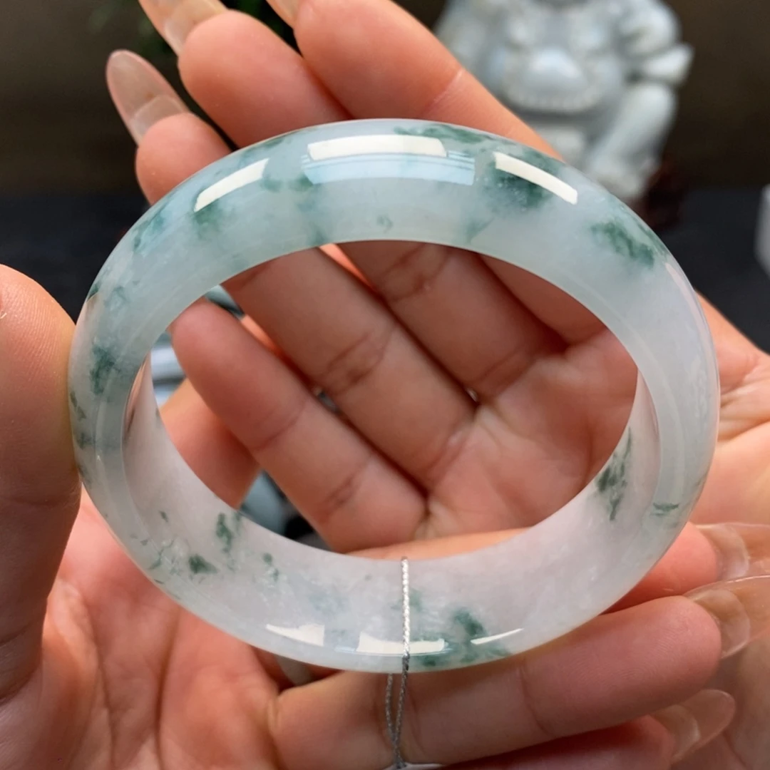 翡翠手镯未镶嵌天然