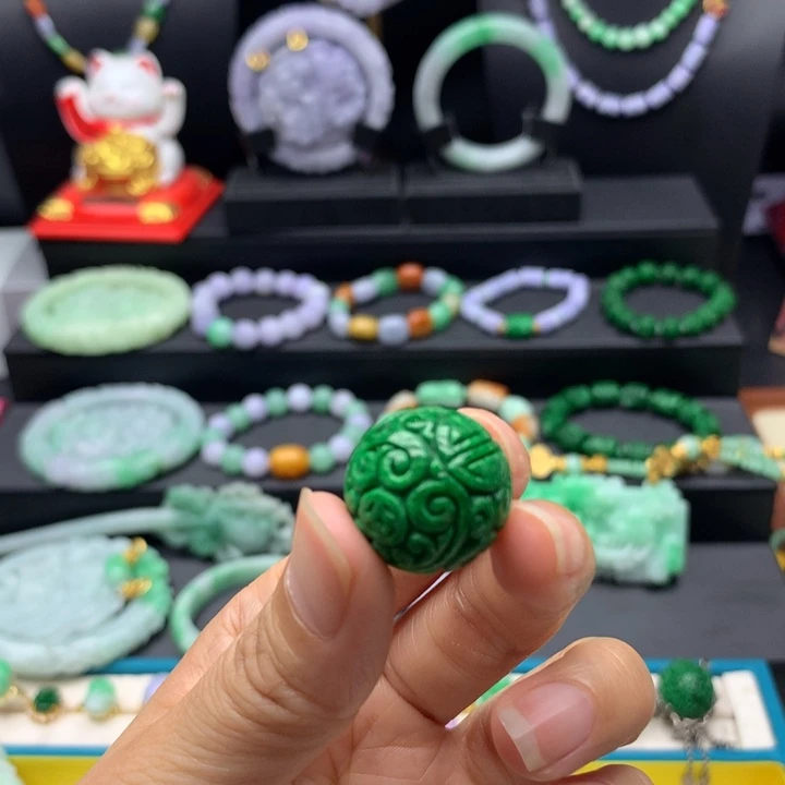 快***S翡翠未镶嵌颈饰翡翠珠