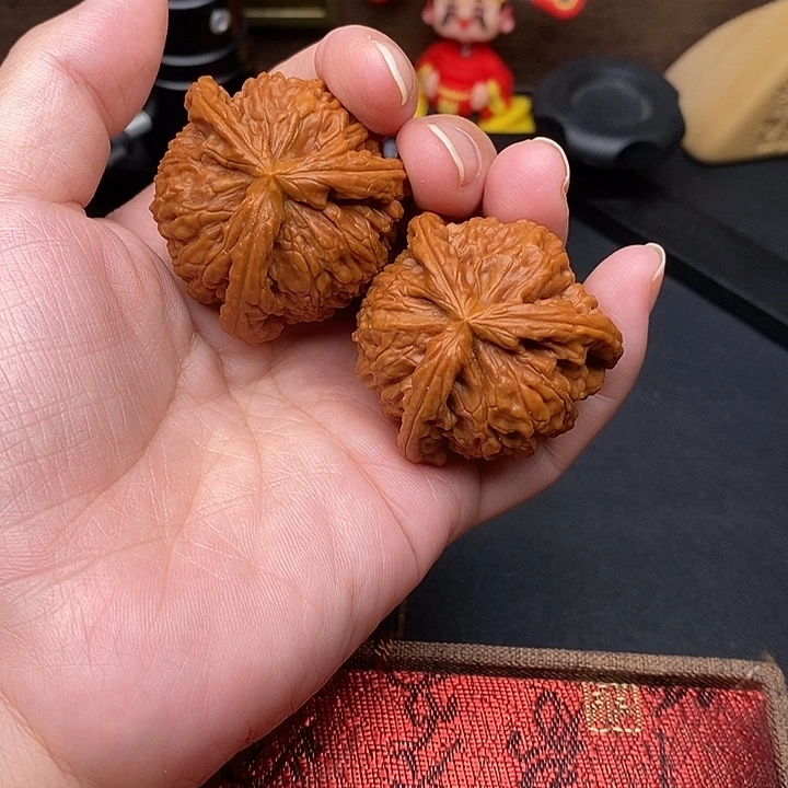 旭***升文玩核桃把件白奔