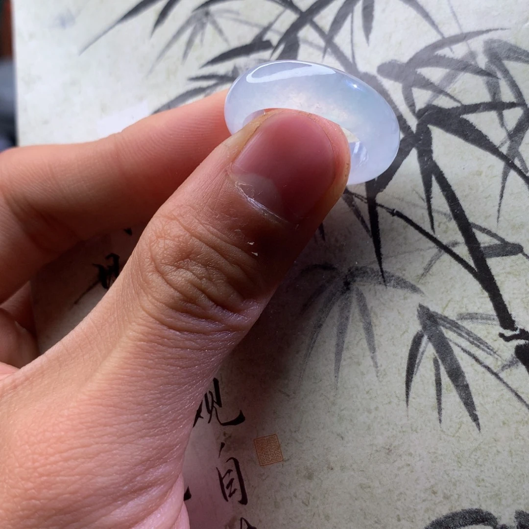 翡翠裸石翡翠吊坠