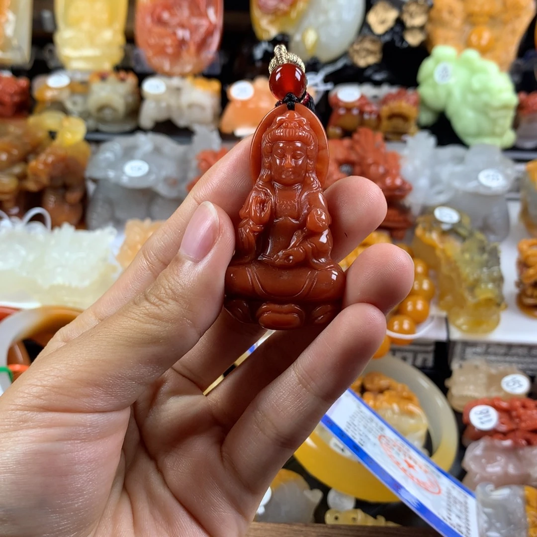 未镶嵌石英质玉（黄龙玉）挂件