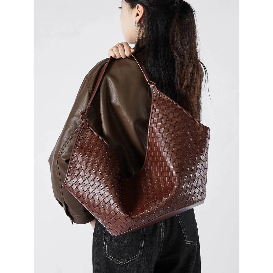 真皮大容量包包女2025新款bags时尚洋气牛皮编织纹女士上课通勤包