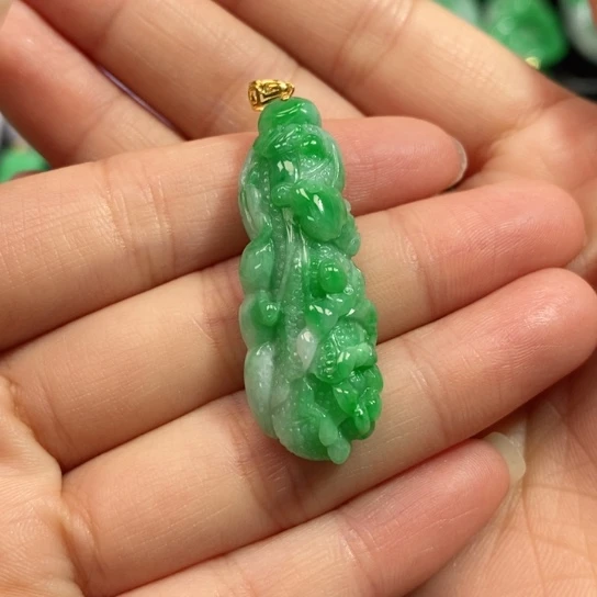 颈饰未镶嵌翡翠吊坠