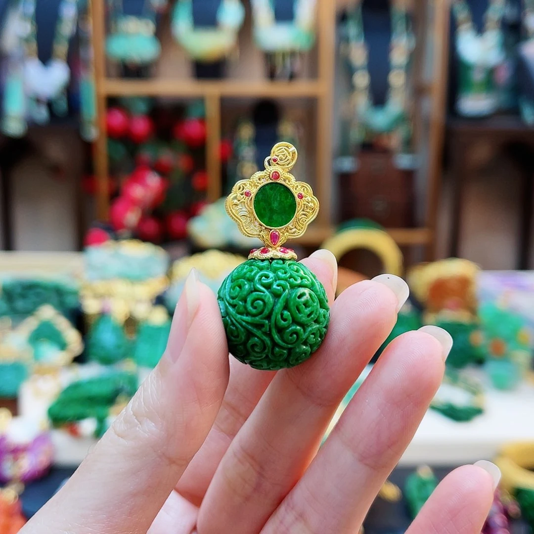 颈饰18K金镶嵌翡翠善**意48小时鉴赏期