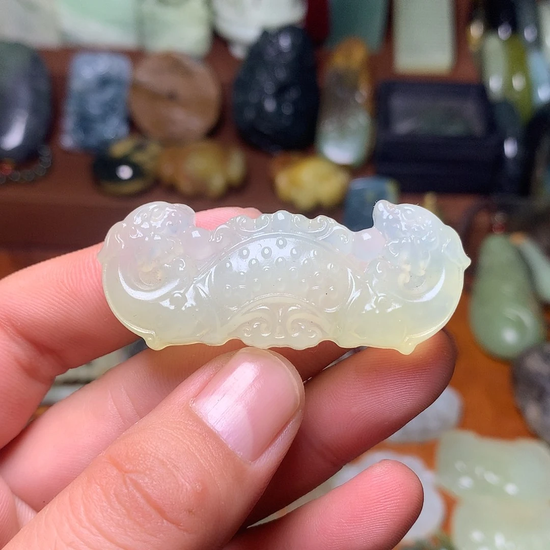 未镶嵌蛇纹石玉颈饰