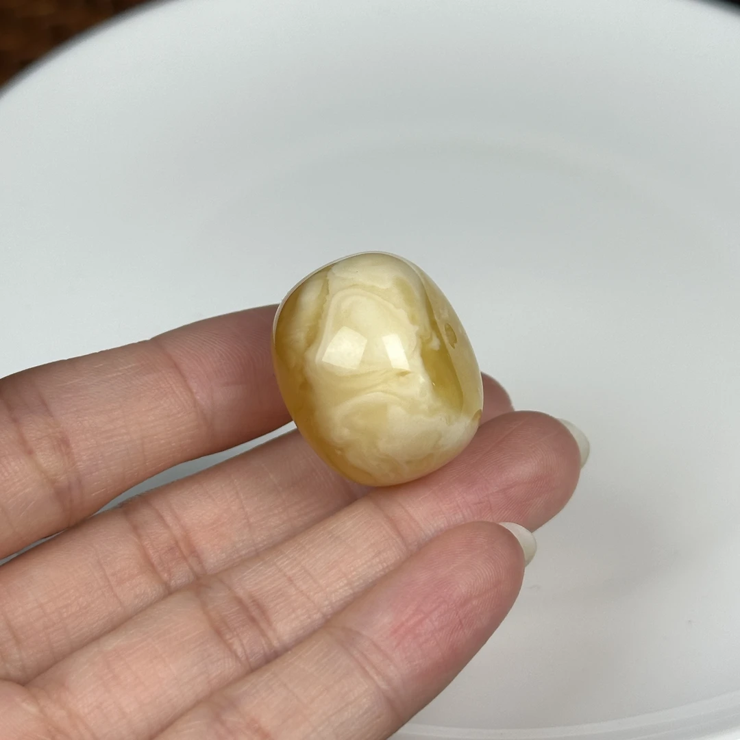 Y8192天然蜜蜡墩子7克/24.5*17.7mm 支持鉴定 假一罚四