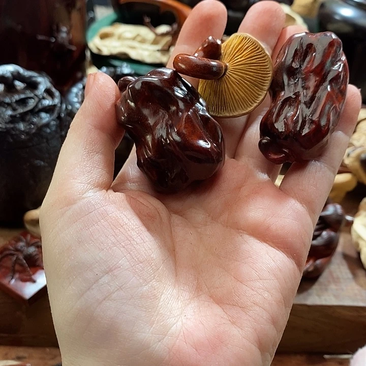 二***儿檀香紫檀（小叶紫檀）