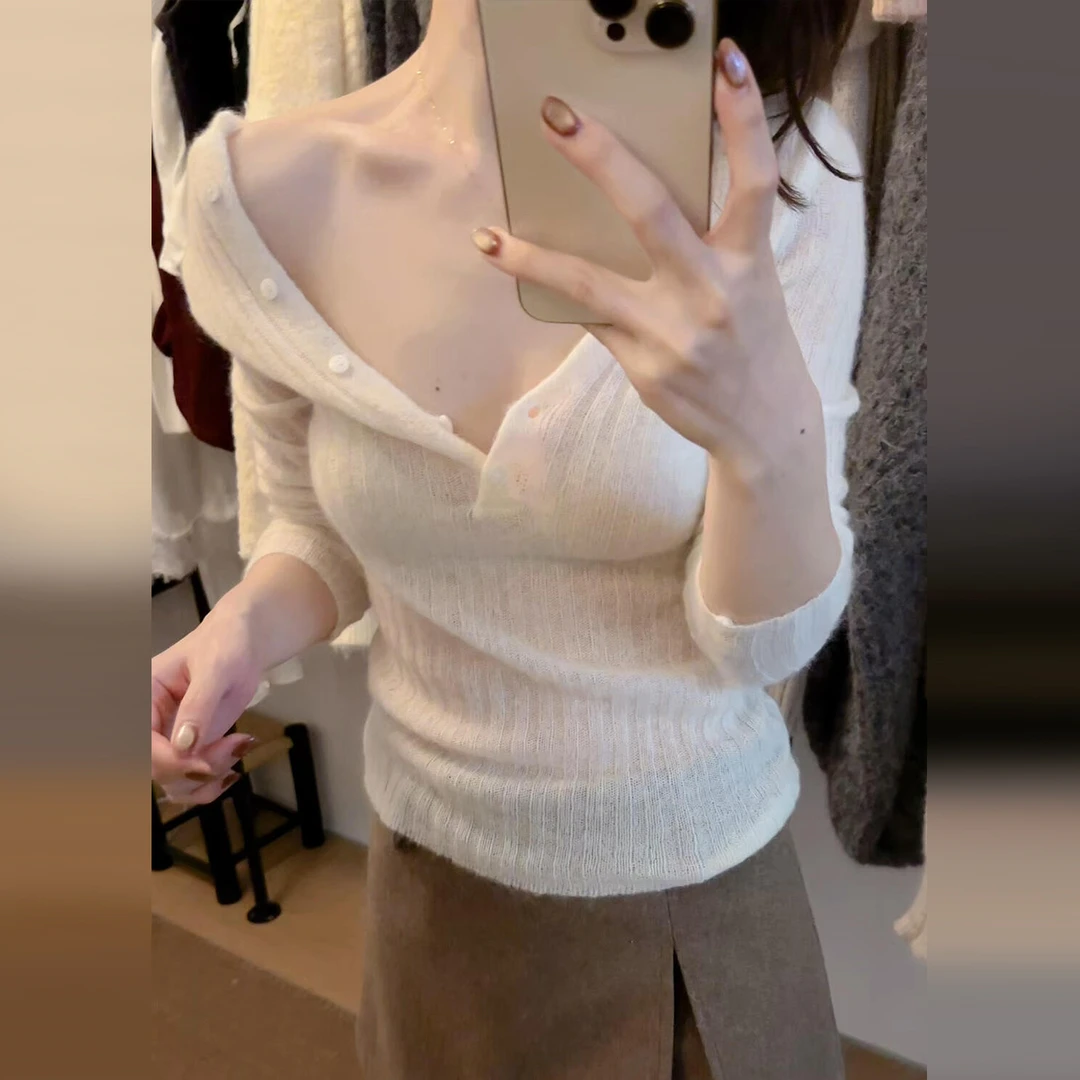 纯欲辣妹风白色v领内搭打底衫女秋冬2025新款高级感修身针织上衣
