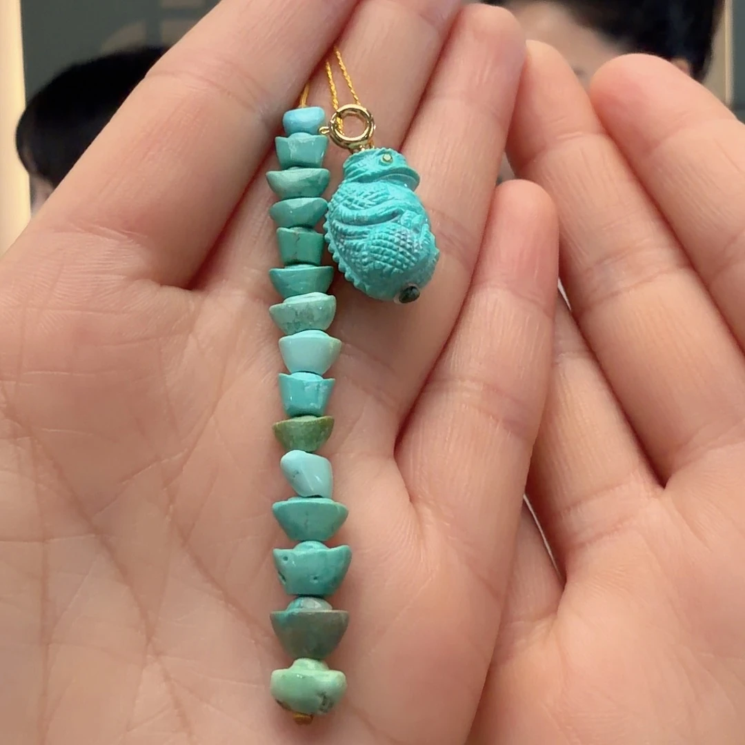 绿松石未镶嵌颈饰