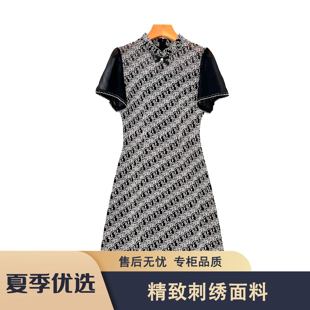 S134 贵MY2025夏季新中式旗袍领刺绣修身时尚连衣裙GMY22116款