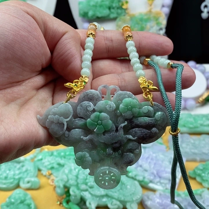 翡翠颈饰未镶嵌翡翠吊坠挂件