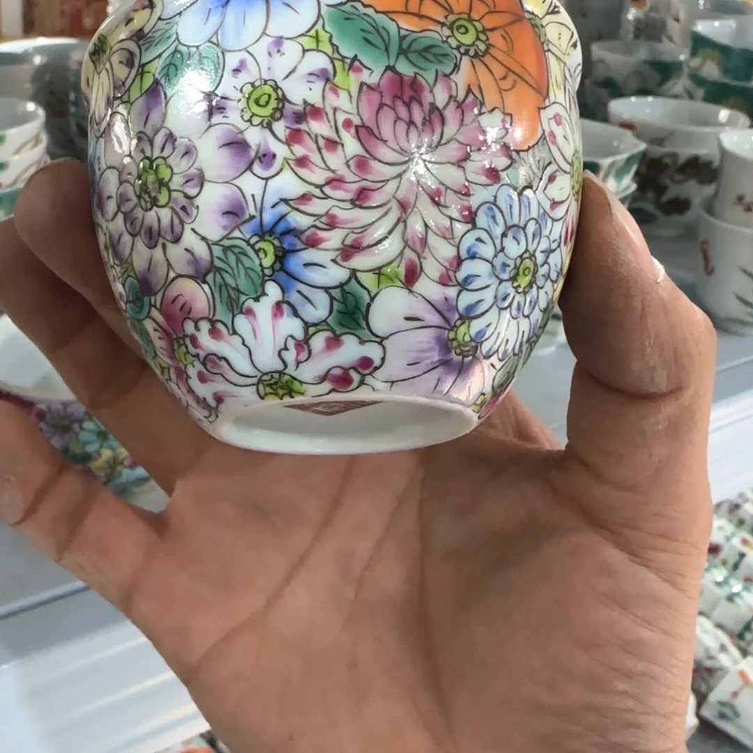 瓷片好想看这两只猪打架哈哈