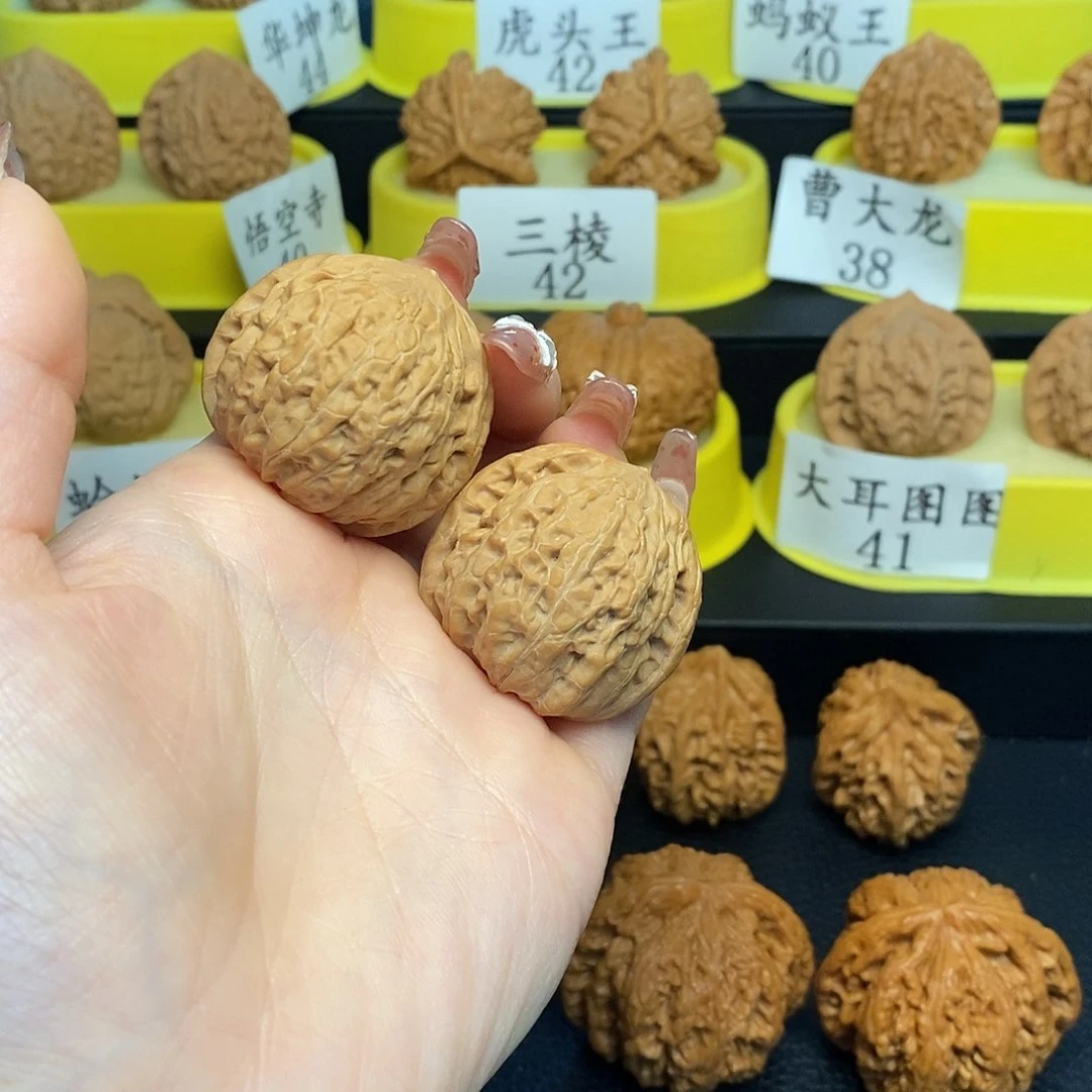 文玩核桃吊坠铁锤