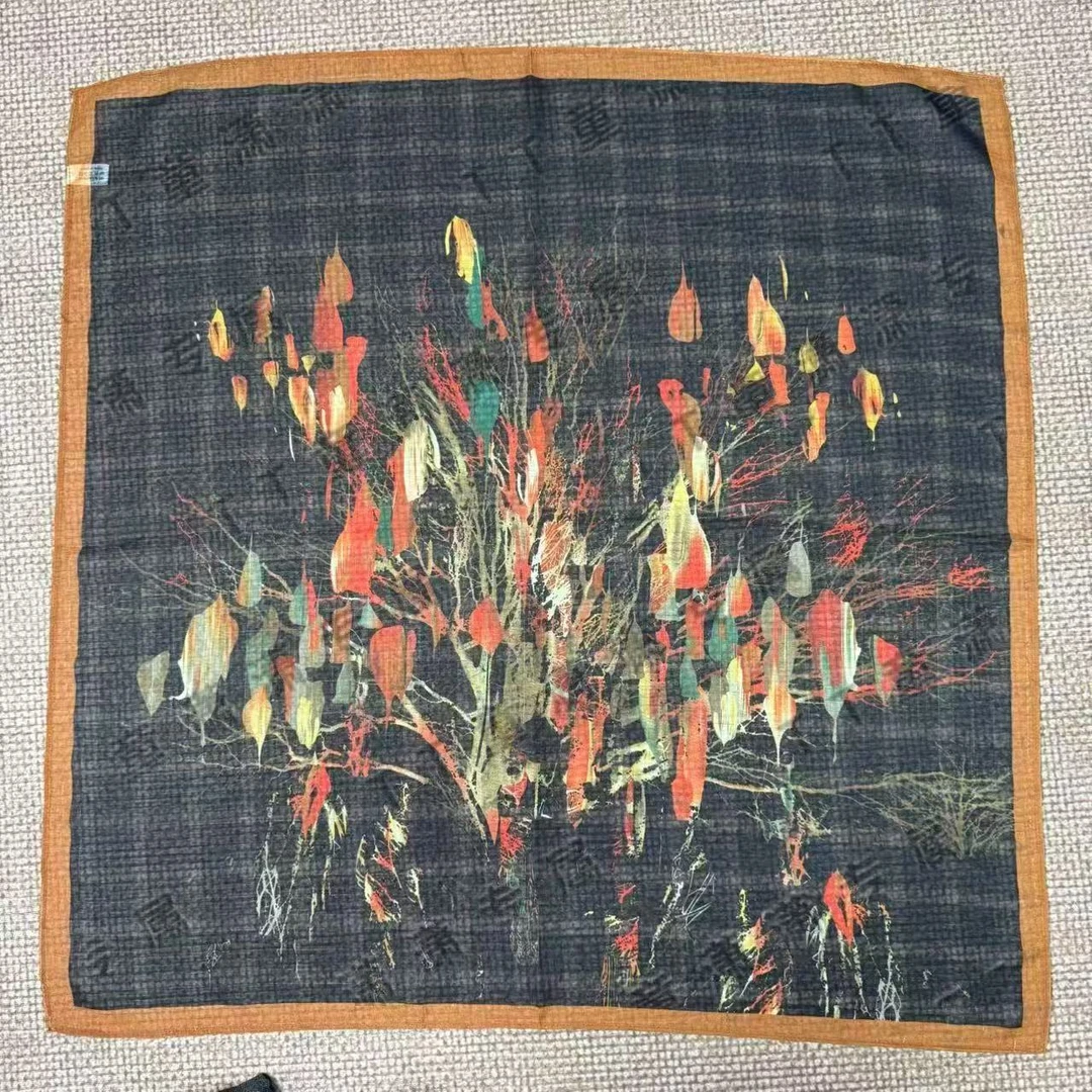 （幻彩树）方格绸围巾65*65左右方巾