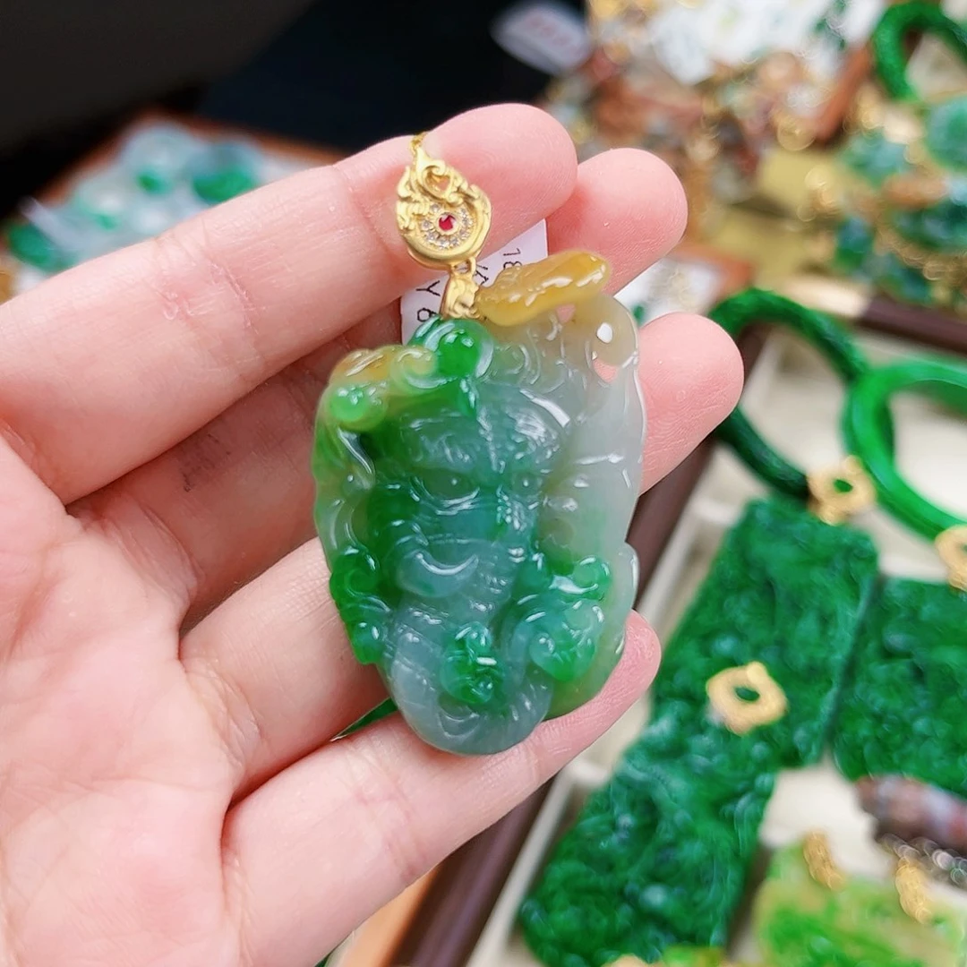 【闪购商品】吊坠(赠链)18K金镶嵌翡翠