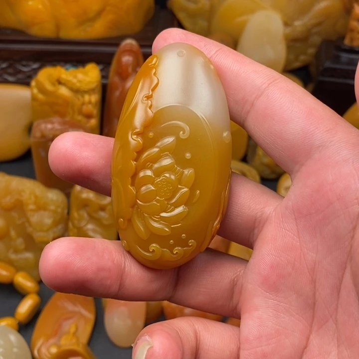 石英质玉未镶嵌颈饰
