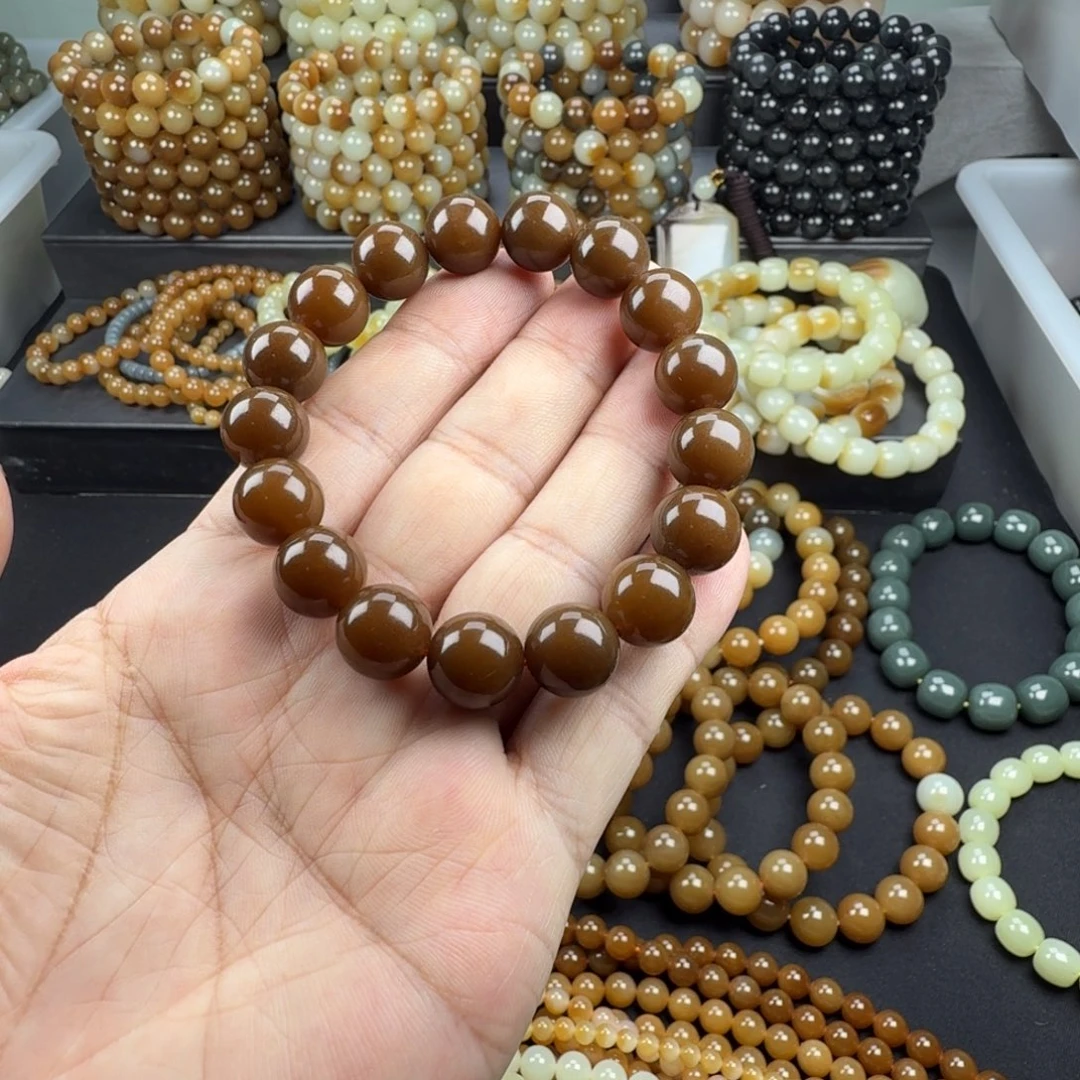 ****儿和田玉未镶嵌手链