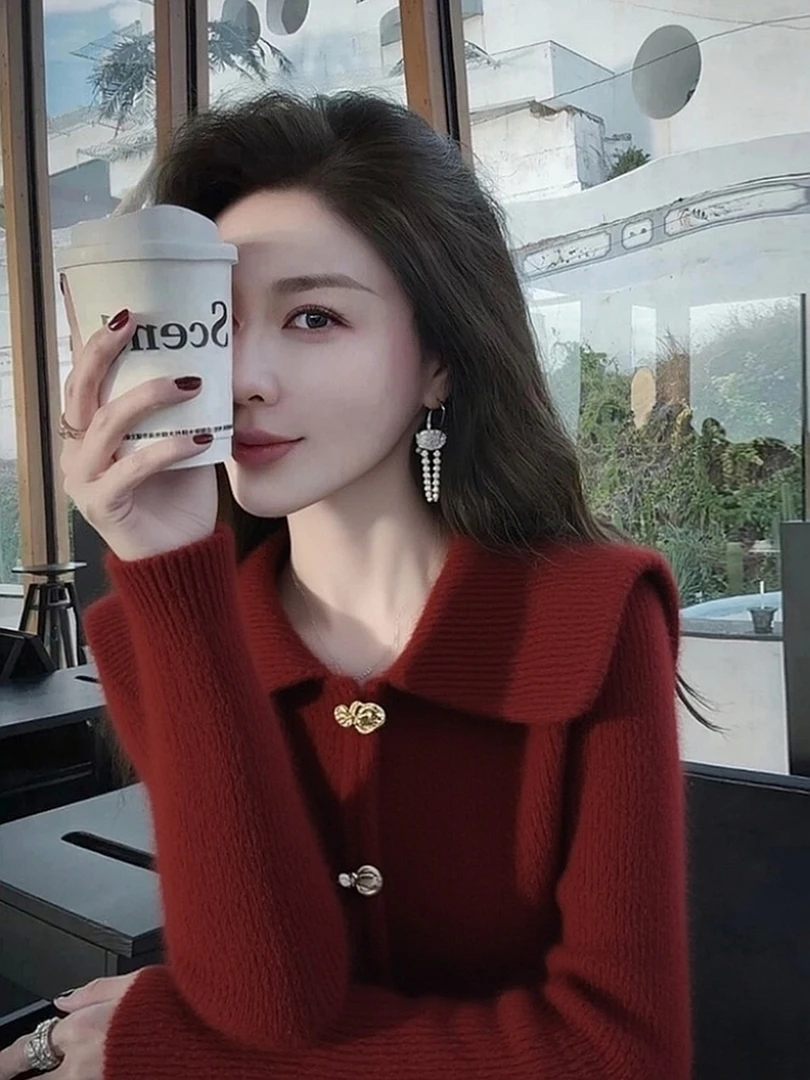 法式高级感气质减龄红色毛衣女2025秋冬设计感显瘦百搭针织衫上衣