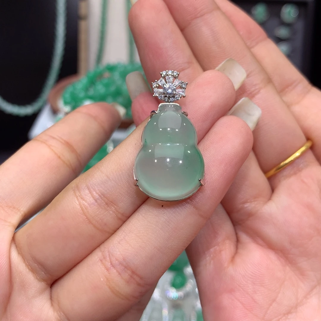 颈饰银S925镶嵌石英质玉（非洲翠）