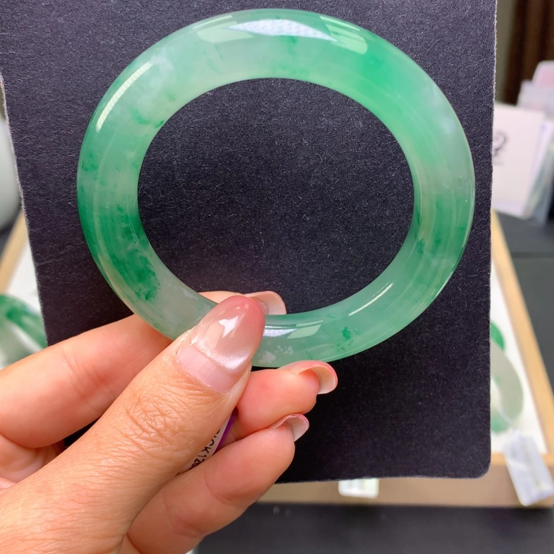 石英质玉（非洲翠）未镶嵌手镯5556圆条